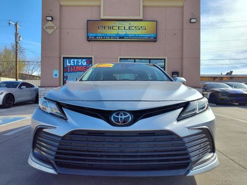 Used 2023 Toyota Camry LE image 9