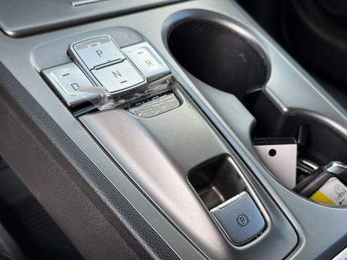 Used 2023 Hyundai Kona SE image 13