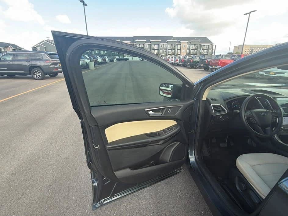 Used 2022 Ford Edge SE AWD/4WD image 10