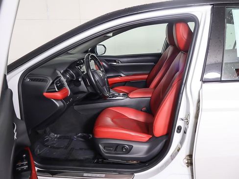 Used 2019 Toyota Camry XSE image 29