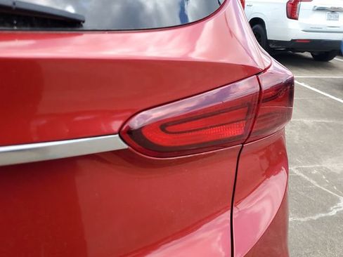 Used 2019 Hyundai Santa Fe SEL image 8