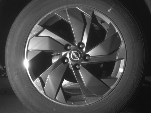 Used 2025 Nissan Rogue SV image 15