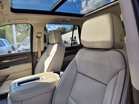 Used 2021 GMC Yukon Denali w/ Denali Premium Package image 26