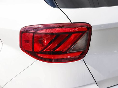 New 2026 Hyundai Venue SEL FWD image 11