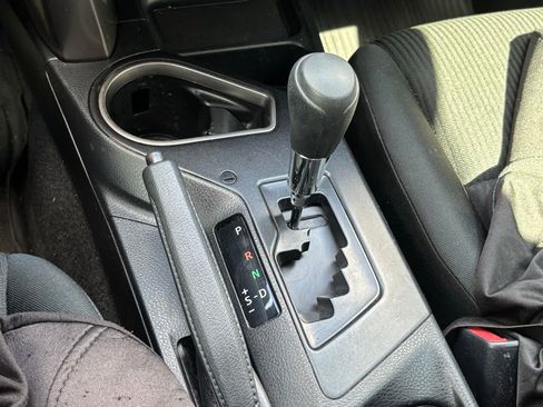 Used 2017 Toyota RAV4 LE image 12