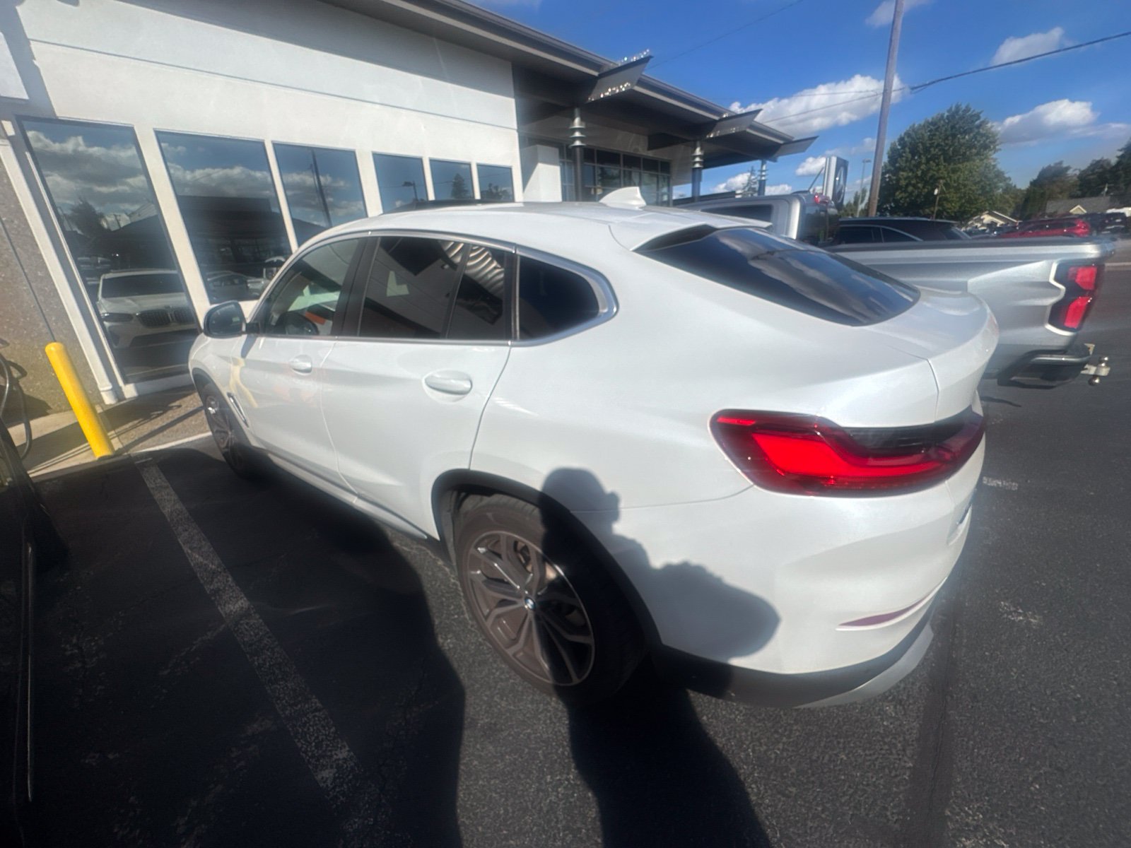 Used 2022 BMW X4 xDrive30i w/ Convenience Package AWD/4WD image 7