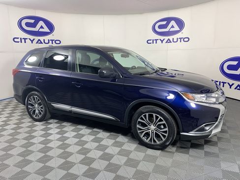 Used 2018 Mitsubishi Outlander ES image 1