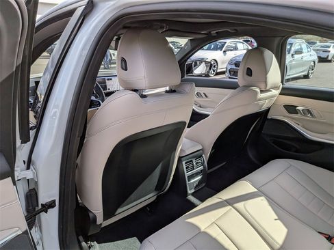 New 2026 BMW 330i Sedan image 8