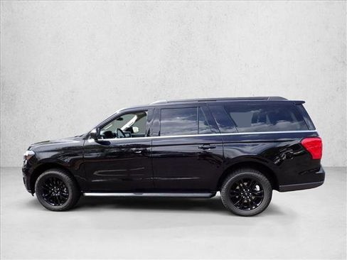Used 2024 Ford Expedition Max XLT AWD/4WD image 2