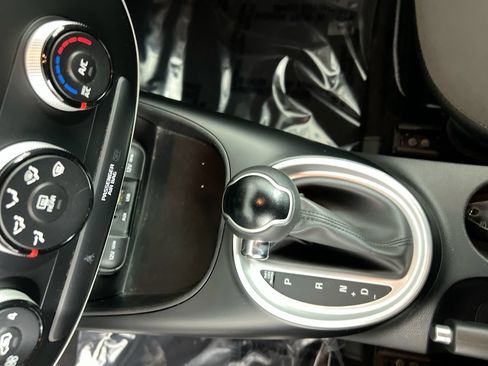 Used 2019 Kia Soul FWD image 22