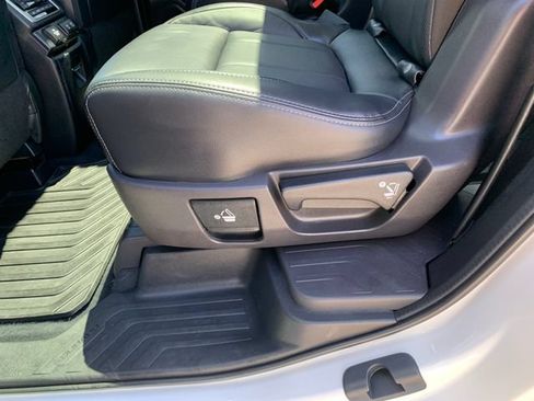 Used 2022 Subaru Ascent Touring AWD/4WD image 14