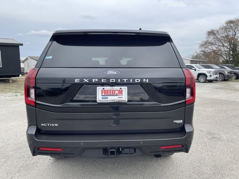 New 2026 Ford Expedition Active image 5