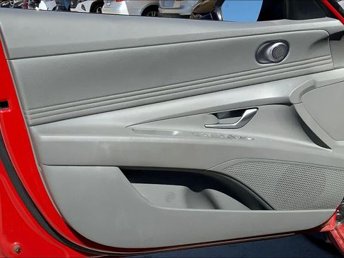 Used 2022 Hyundai Elantra SEL w/ Convenience Package FWD image 21