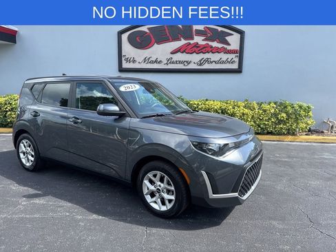 Used 2023 Kia Soul LX w/ LX Technology Package FWD image 1
