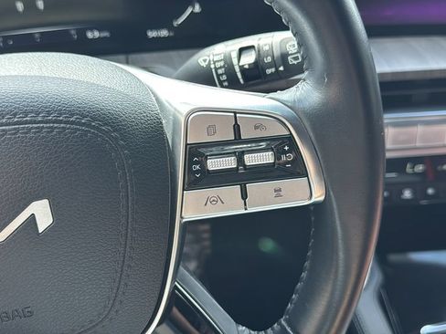 Used 2024 Kia Telluride SX w/ Towing Package FWD image 25