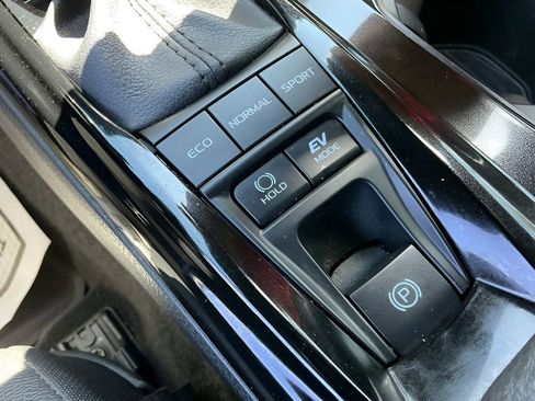 Used 2025 Toyota Camry XSE FWD image 24