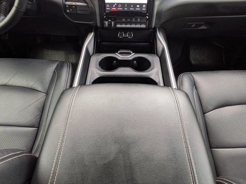 Used 2022 RAM 2500 Big Horn w/ Level C Equiment Group AWD/4WD image 19