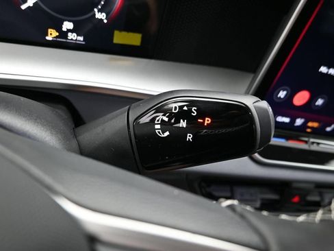 New 2025 Volkswagen Tiguan SE image 16