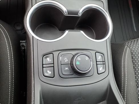 Used 2022 GMC Terrain SLE w/ Driver Convenience Package image 25