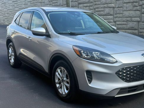 Used 2020 Ford Escape SE FWD image 38