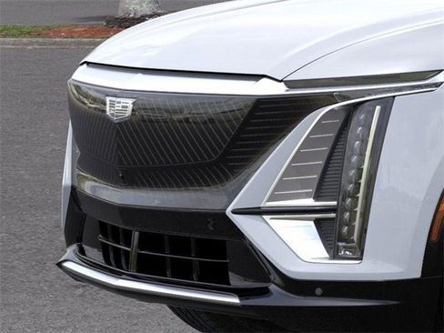 New 2026 Cadillac Lyriq Signature Luxury image 13