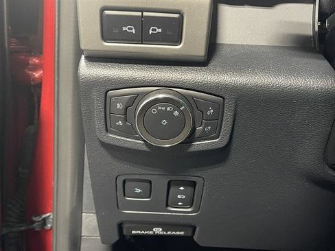 Used 2022 Ford F250 Lariat w/ Black Appearance Package image 39