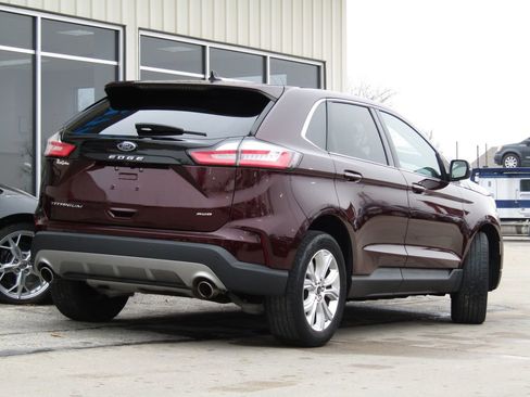 Used 2024 Ford Edge Titanium image 3