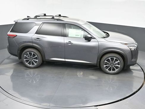 New 2026 Nissan Pathfinder Platinum FWD image 32