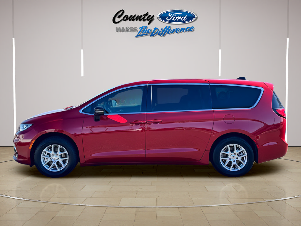 Used 2025 Chrysler Pacifica Select FWD image 3