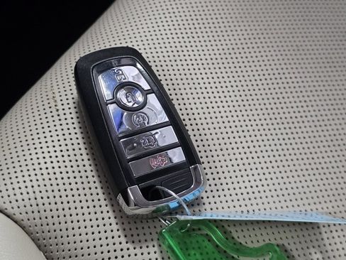 Used 2020 Lincoln Nautilus Reserve image 31