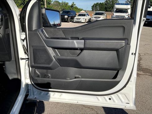 Used 2025 Ford F150 XLT w/ Equipment Group 302A MID AWD/4WD image 19