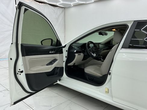 Used 2019 Nissan Altima 2.5 S FWD image 16