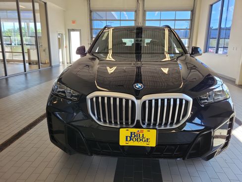 Used 2026 BMW X5 xDrive50e w/ M Sport Package image 2