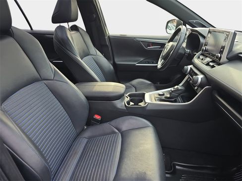 Used 2019 Toyota RAV4 XSE image 12