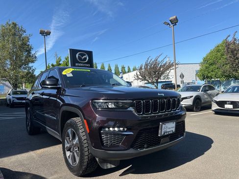Used 2022 Jeep Grand Cherokee Limited 4xe w/ Luxury Tech Group II AWD/4WD image 5