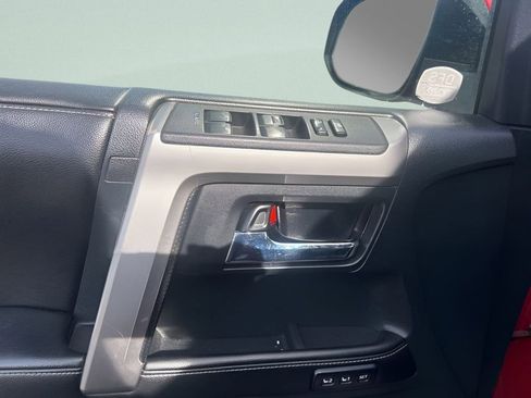 Used 2015 Toyota 4Runner Limited image 21