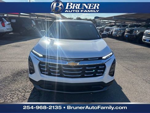 New 2026 Chevrolet Equinox LT w/ Convenience Package II image 2