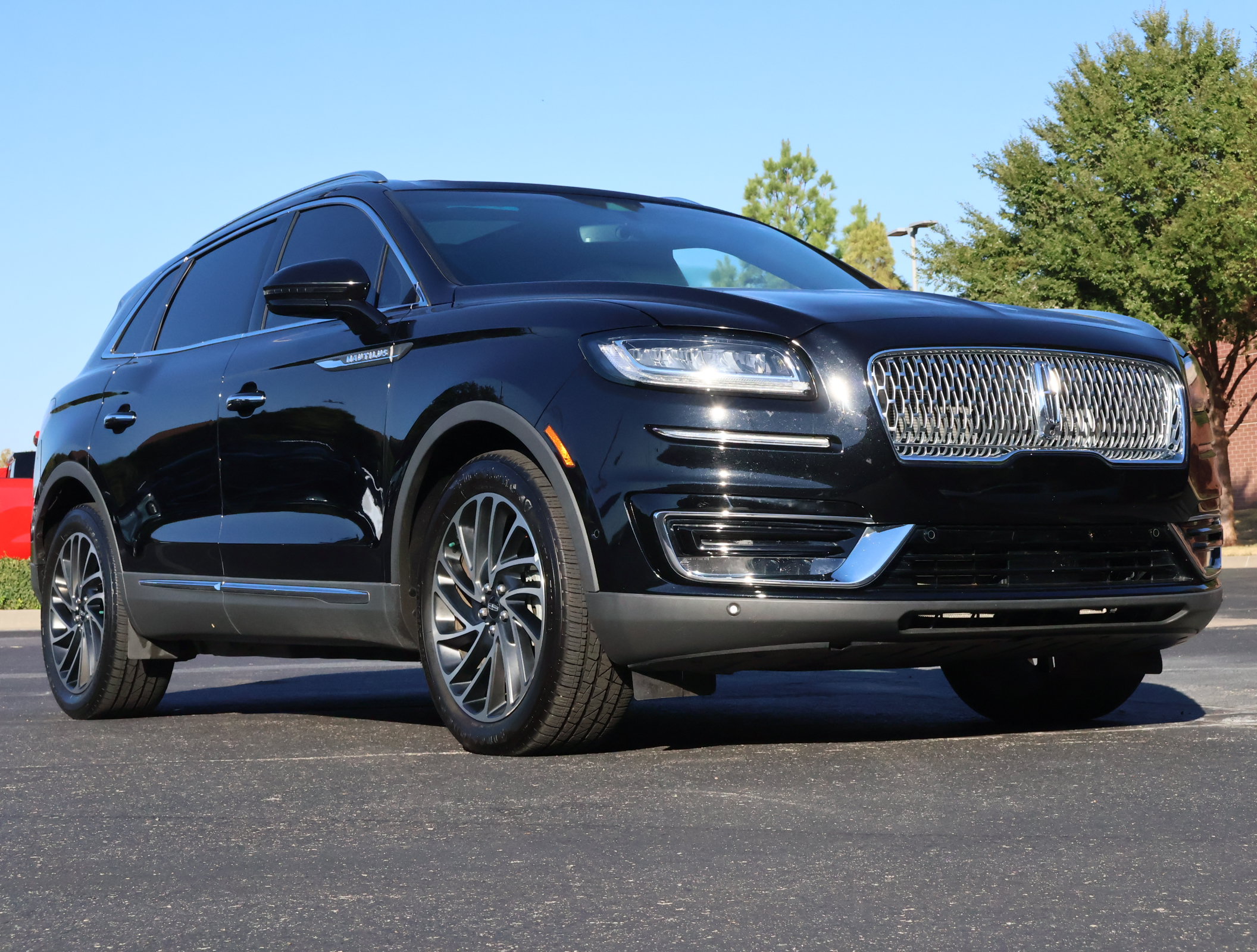Used 2020 Lincoln Nautilus Reserve w/ Equipment Group 201A FWD image 1