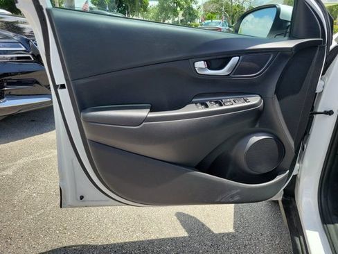 Certified 2023 Hyundai Kona SEL w/ Convenience Package FWD image 12