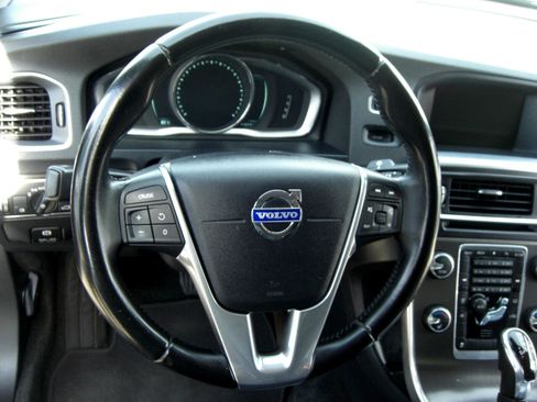 Used 2014 Volvo S60 T5 image 10
