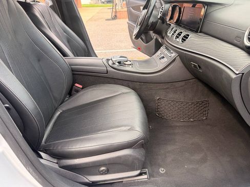 Used 2019 Mercedes-Benz E 300 4MATIC image 15