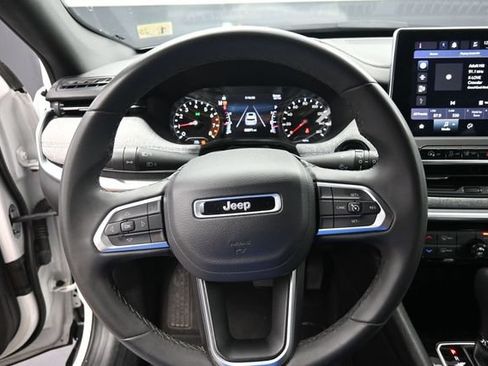 Used 2024 Jeep Compass Latitude AWD/4WD image 22