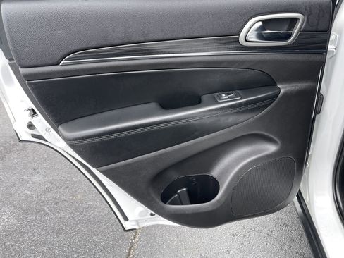 Used 2019 Jeep Grand Cherokee Limited w/ Luxury Group II image 27