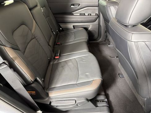 Used 2025 Nissan Pathfinder Platinum w/ Cargo Package image 14