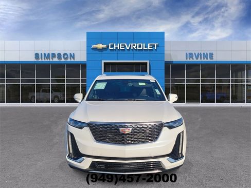 Used 2023 Cadillac XT6 Premium Luxury image 3