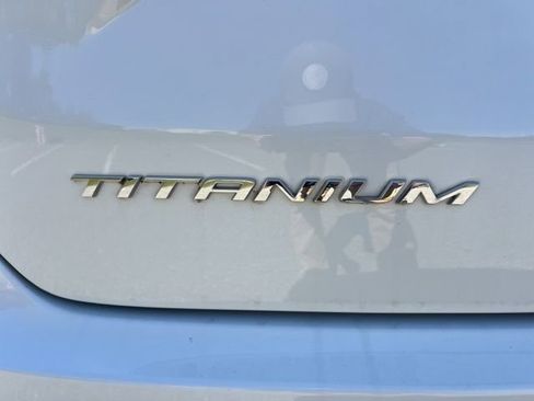 Used 2022 Ford Edge Titanium image 38