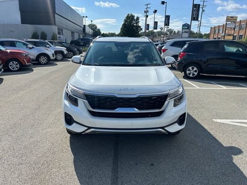 Certified 2023 Kia Seltos EX AWD/4WD image 2