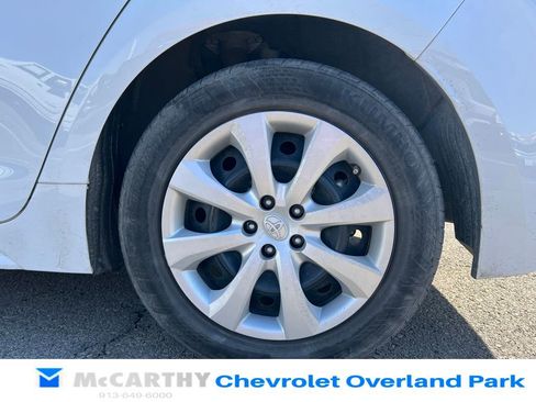 Used 2020 Toyota Corolla LE image 15