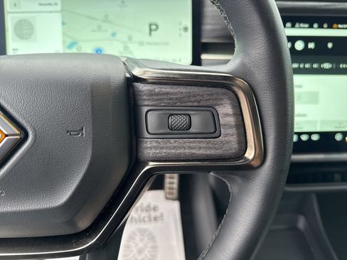 Used 2022 Rivian R1S Launch Edition AWD/4WD image 16