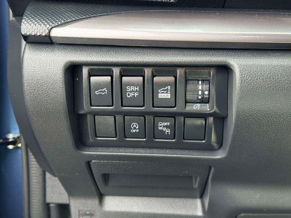 Used 2023 Subaru Forester Premium AWD/4WD image 22